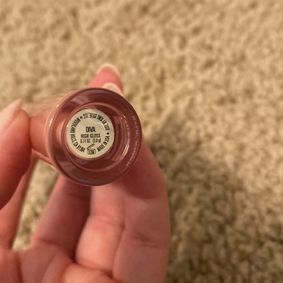 Kylie gloss in the shade diva - Picture 2 of 2